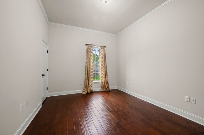 Building Photo - 14835 Pendleton Way