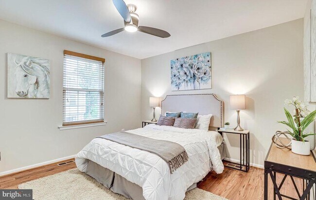 Building Photo - 13491 Old Dairy Ct