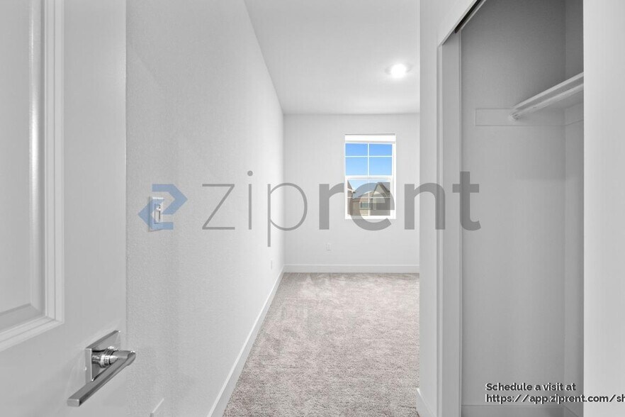 Building Photo - 5694 Loray Ln