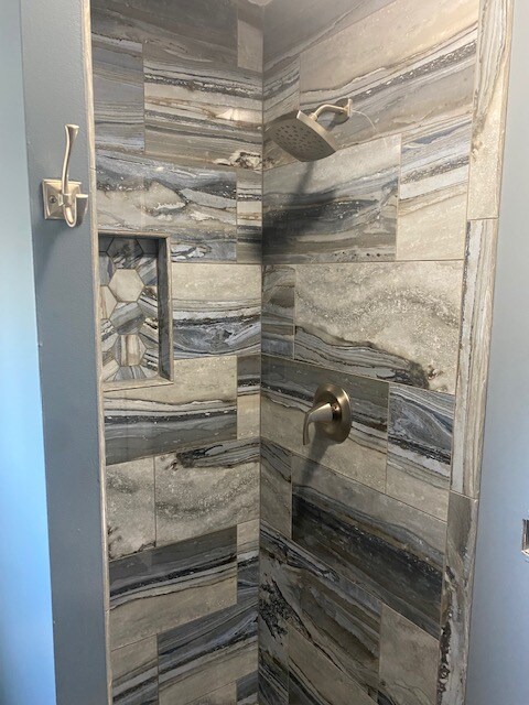 Building Photo - 6 E Ross St