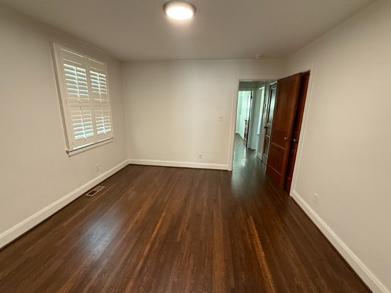 Building Photo - 2207 Pinewood Rd