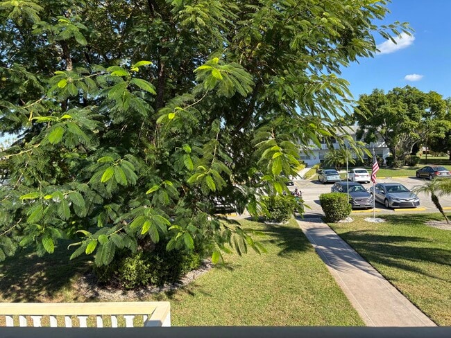 Building Photo - 87 Windsor D