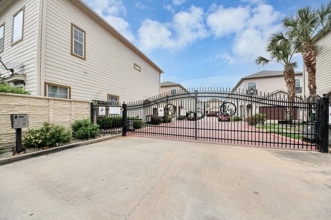 Building Photo - 917 McKinney Park Ln