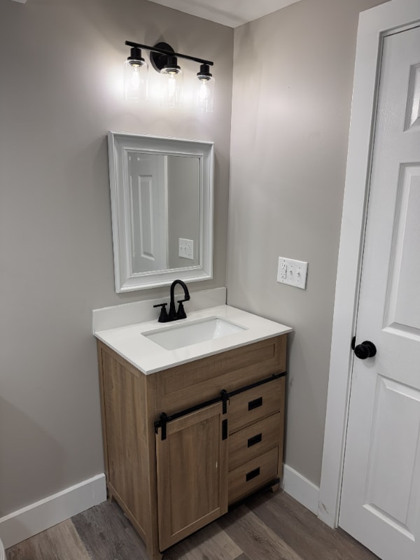 Building Photo - 220 W Brown Ave