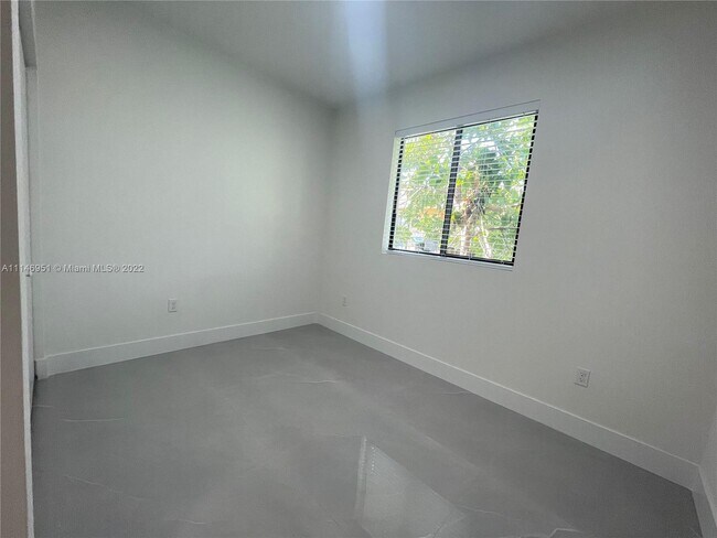 Building Photo - 3096 NW 27th St