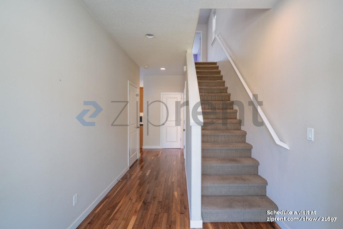 Building Photo - 4858 SE Vintage Pl