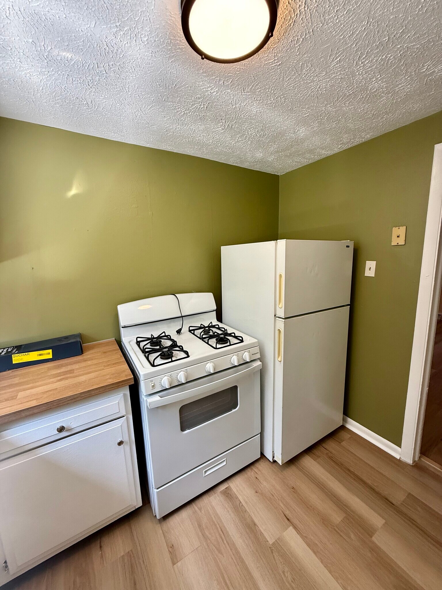 Kitchen - 1054 Vance Ave