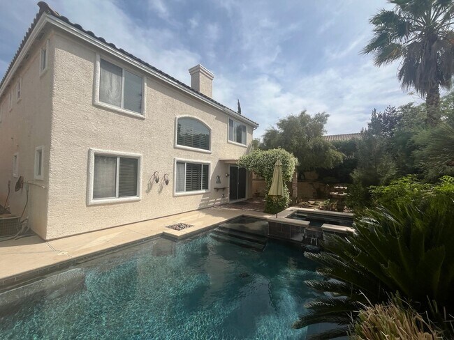 Building Photo - Discover this Gem w/sparkling pool & spa!