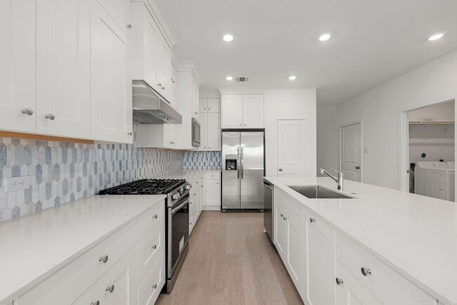 Building Photo - 6411 Symphony Wave Dr