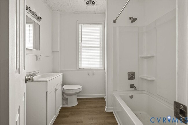 Building Photo - 107 S 9th Ave