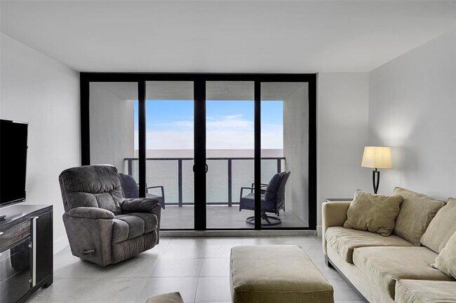 Building Photo - 2301 S Ocean Dr