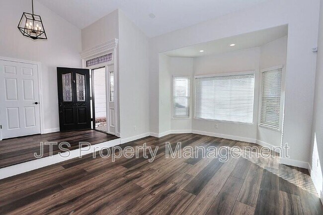 Building Photo - 2696 Prestwick Dr