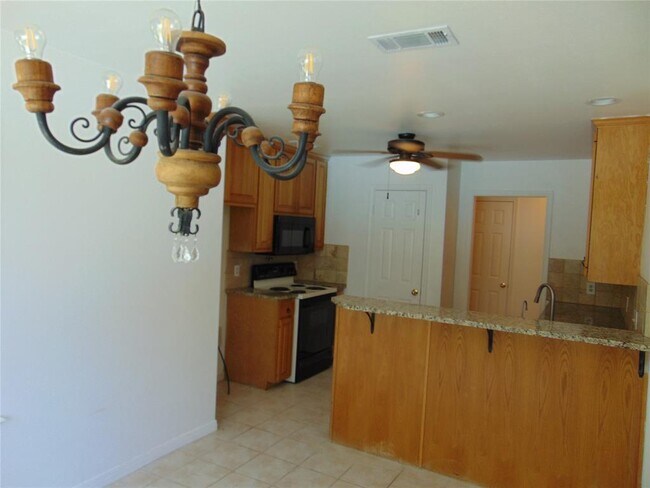 Building Photo - 805 Barton Creek Dr