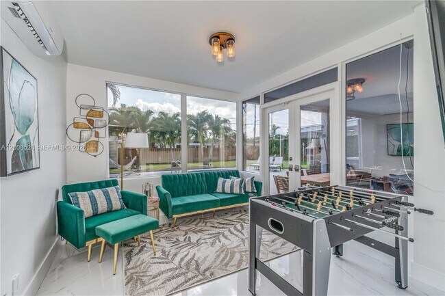 Building Photo - 4212 Van Buren St