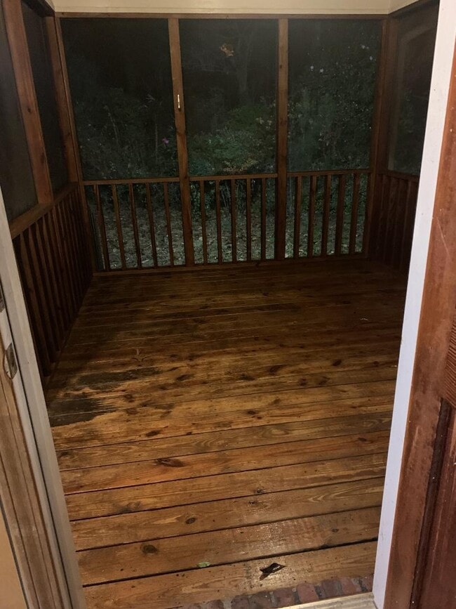 Building Photo - 964 Ridgewood Cir