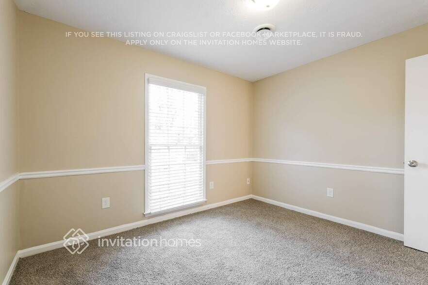 Building Photo - 207 Rennes Ct