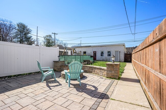 Building Photo - Beautiful 3 Bedroom Twin in Lansdale with garage $2,400/month