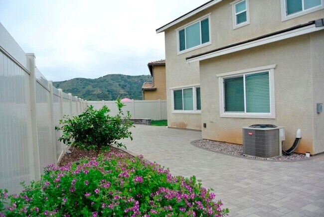 Building Photo - 347 Campolina Ct
