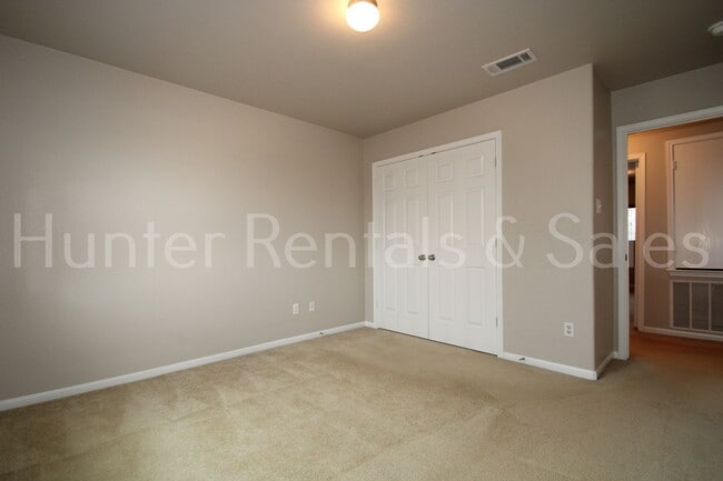 Building Photo - Bridgewood Beauty