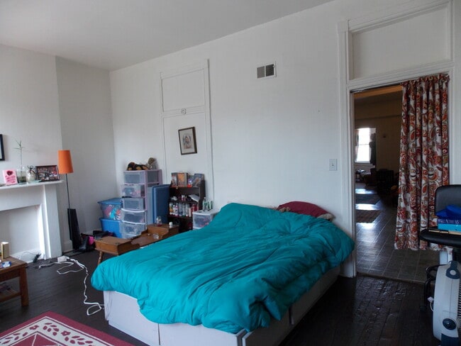 Building Photo - 2109 St Paul St