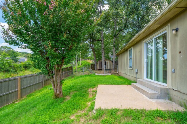 Building Photo - 3 bedroom house in quiet West Little Rock ...