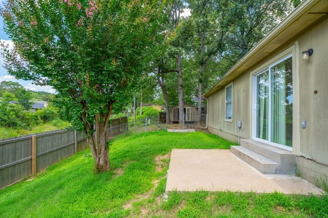 Building Photo - 3 bedroom house in quiet West Little Rock neighborhood