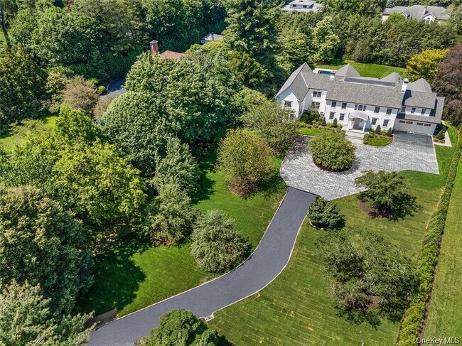 Building Photo - 42 Mamaroneck Rd