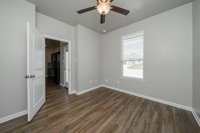 Building Photo - Live, love, and grow in this charming townhome!