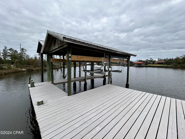 Building Photo - 7134 Bay Crest Rd