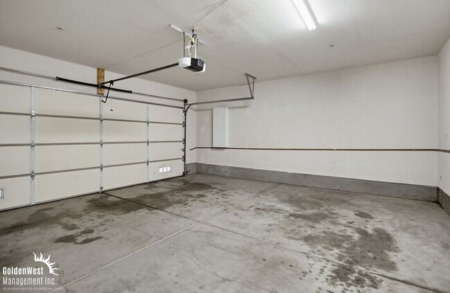 Building Photo - Beautiful 3Bdm 2.5Ba Townhome in a Prime San Marcos Location