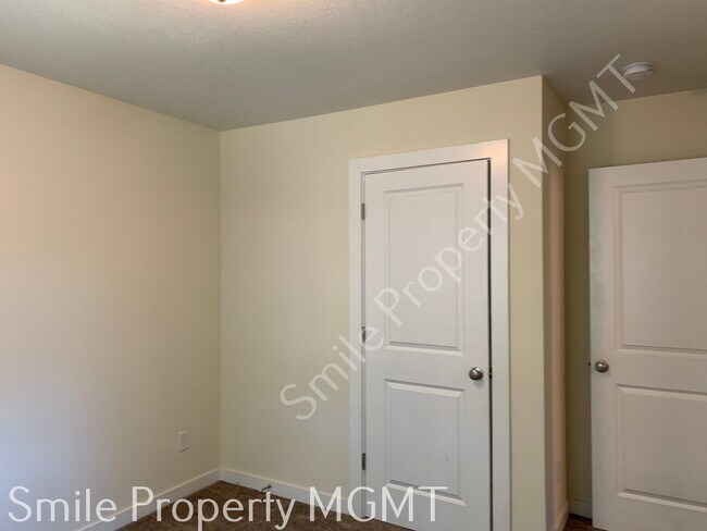 Building Photo - single house