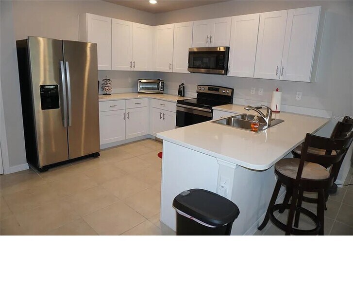 Kitchen - 25152 E Lenox Cir