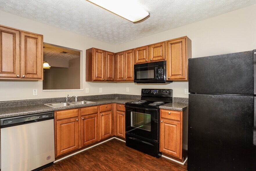 Building Photo - 5621 Union Pointe Dr