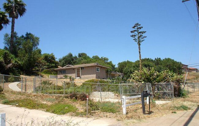 Building Photo - 5240 Margaret St