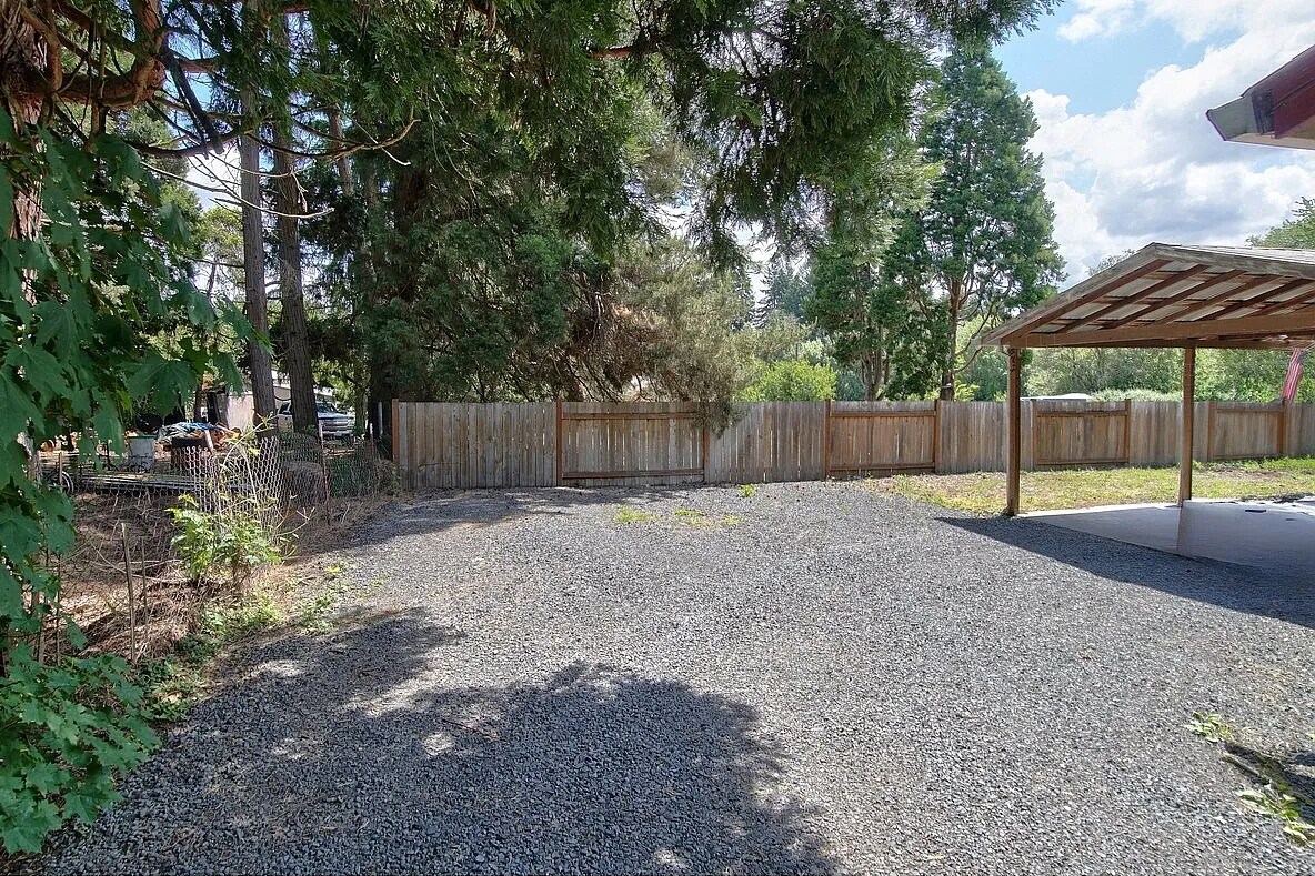 Building Photo - 720 NE 69th Ave