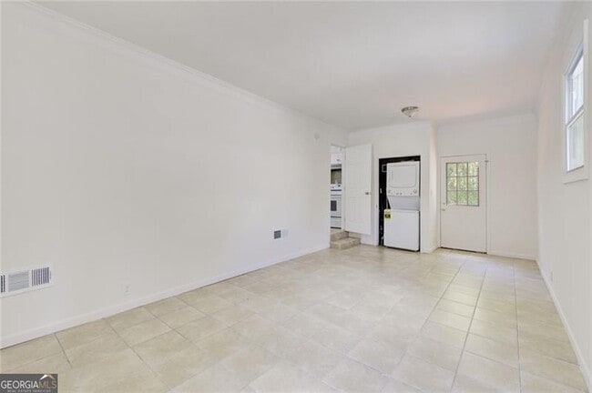 Building Photo - 3946 Green Oak Dr