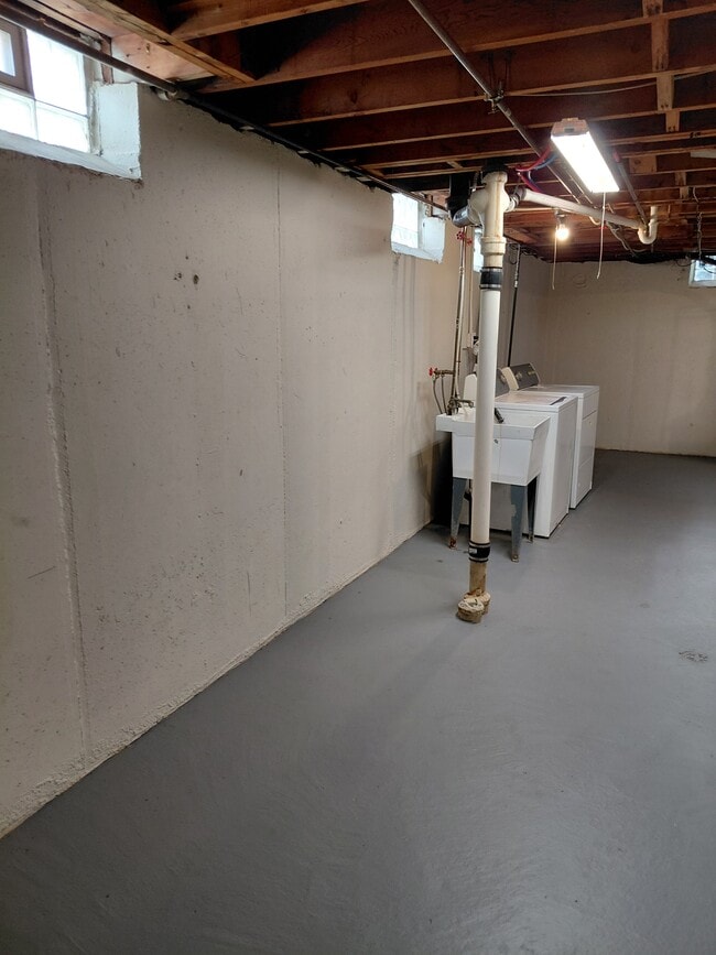 Building Photo - 2505 Stieber Ave