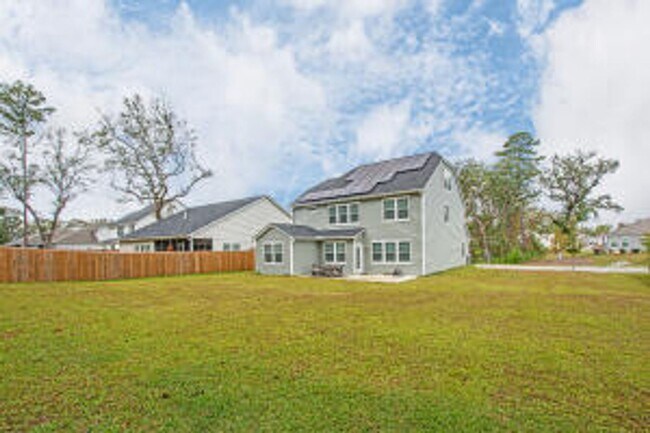 Building Photo - Available March 10th. Beautiful 6 BR/4.5 BA Home in Tanner Plantation!