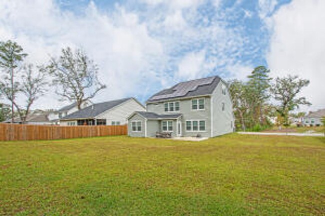 Building Photo - Tanner Plantation 3 story 6 Bedroom and 4....