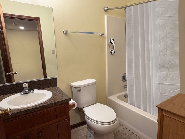 Building Photo - Two bedroom duplex apartment