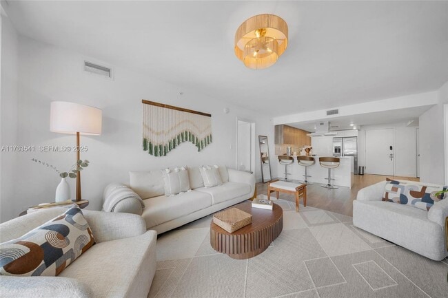 Building Photo - 1025 92nd St