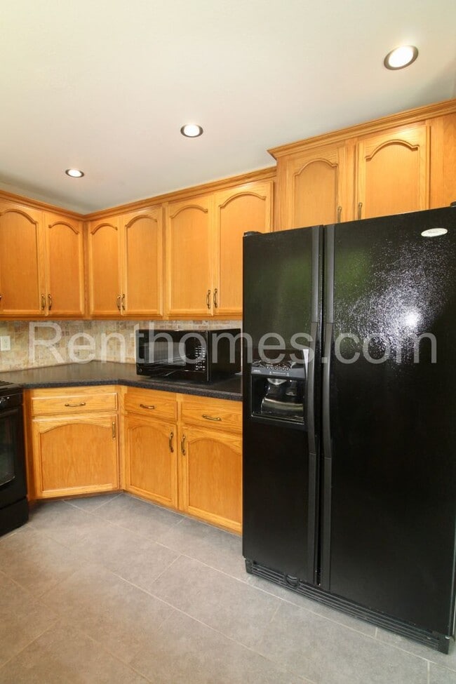 Building Photo - 13744 Fairgate Dr
