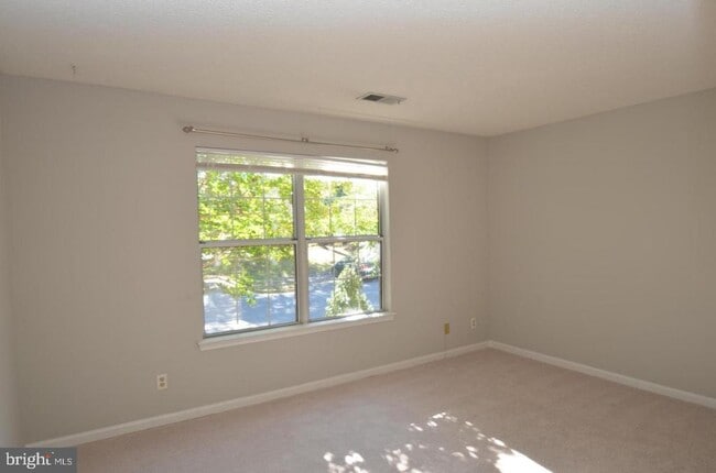 Building Photo - 3907 Golf Tee Ct