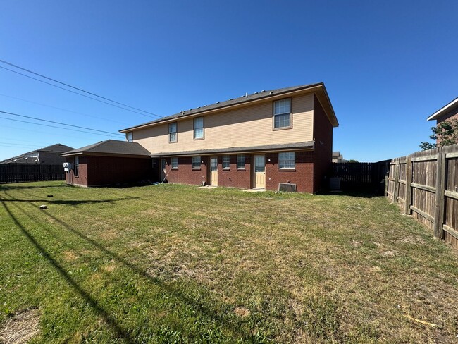 Building Photo - 3806 Gus Dr