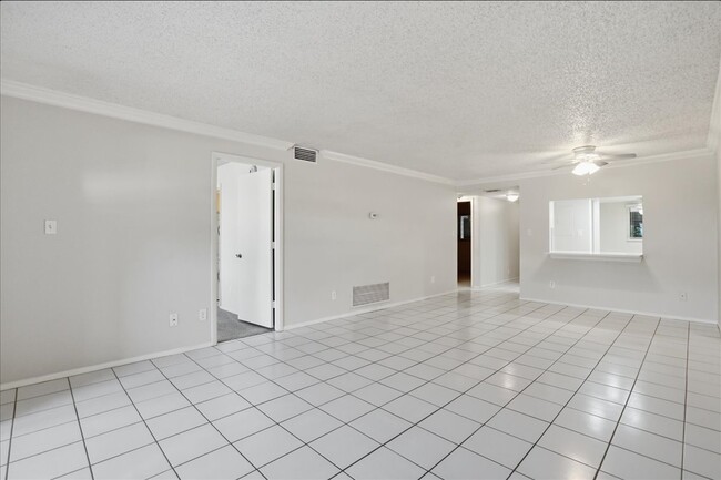 Building Photo - 3700 S Osprey Ave