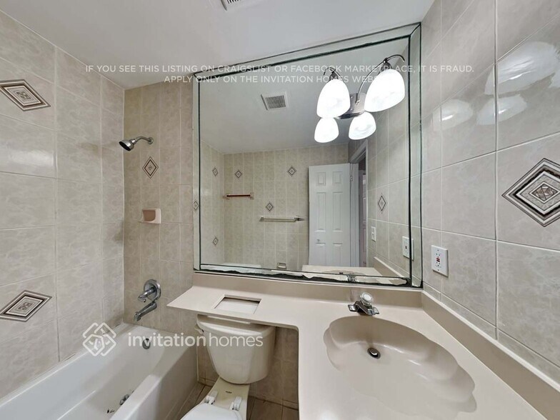 Building Photo - 1086 NW 128th Ave