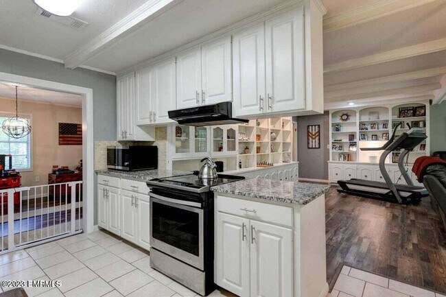 Building Photo - 108 Frances Ave