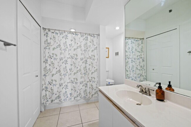 Building Photo - 3225 NE 184th St