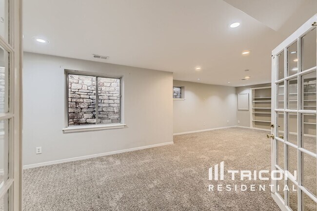 Building Photo - 7319 Rochester Ct