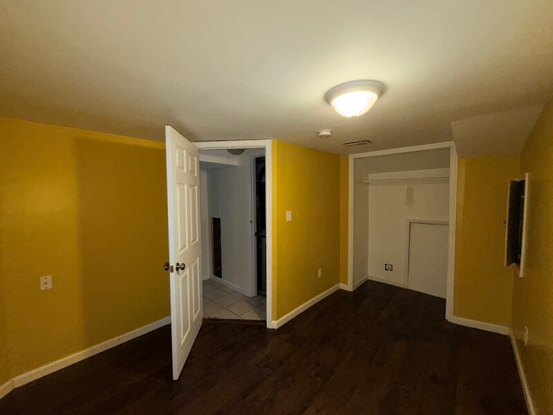 Building Photo - 9504 Covington Pl